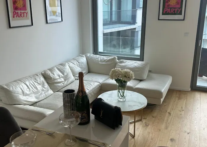 Pasta Party Apartment, Free Parking, Fully Equipped Praha